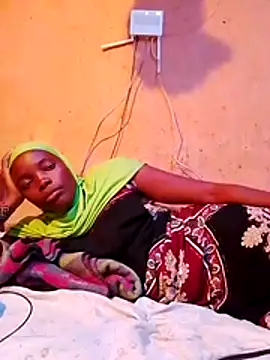 cute naimah online show from November 22, 2025, 9:25 pm