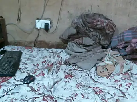 cute naimah online show from April 13, 2026, 7:36 am