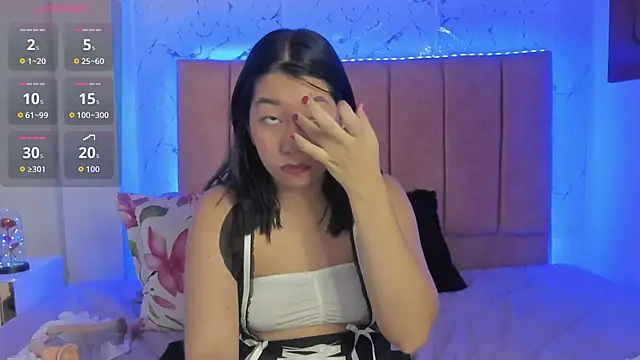 sexylaurita online show from September 24, 2025, 1:47 pm