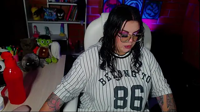 juliette rd online show from September 24, 2025, 3:21 am