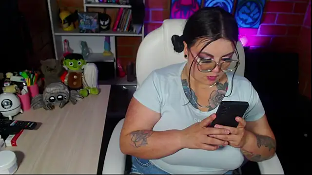 juliette rd online show from September 26, 2025, 3:32 am