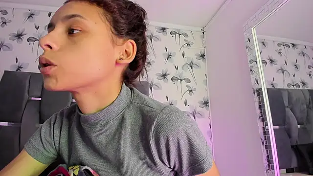 Ehotloveaxxx online show from January 14, 2025, 12:24 pm