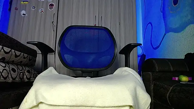 zacwatson  online show from February 4, 2025, 6:17 pm