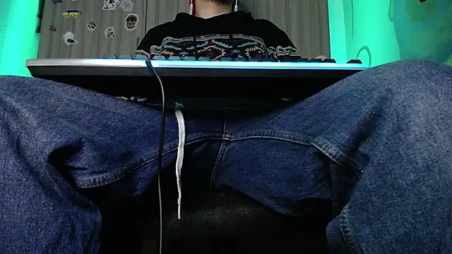 zacwatson  online show from February 7, 2025, 8:11 am