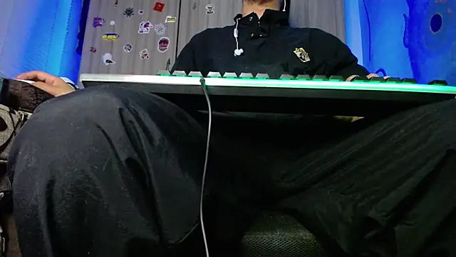 zacwatson  online show from February 14, 2025, 6:56 am