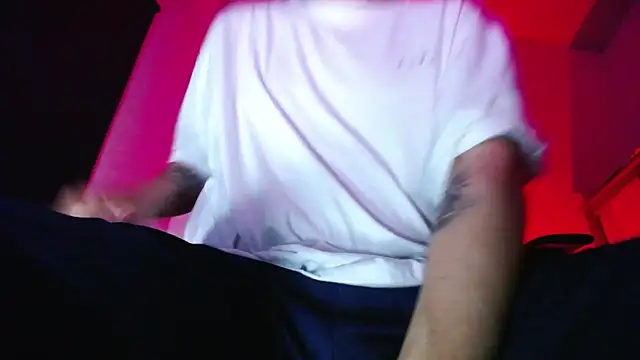 zacwatson  online show from November 22, 2025, 1:15 am