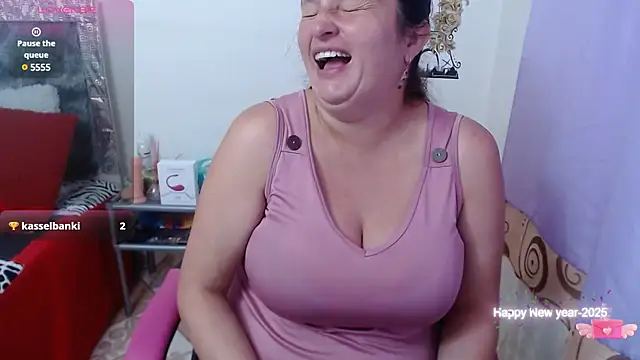 CristialJones  online show from January 15, 2025, 1:52 pm