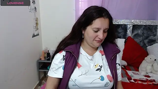 CristialJones  online show from March 12, 2025, 1:40 pm