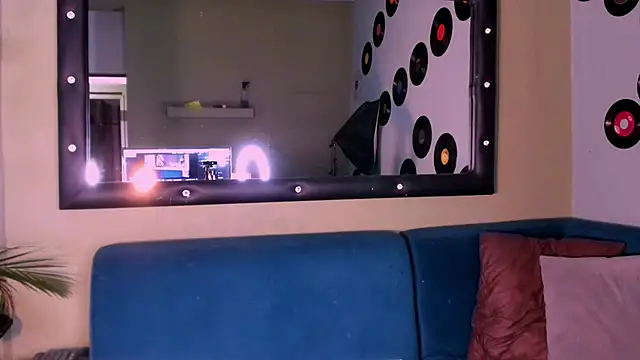 Sussy Bell01 online show from December 3, 2024, 7:55 pm