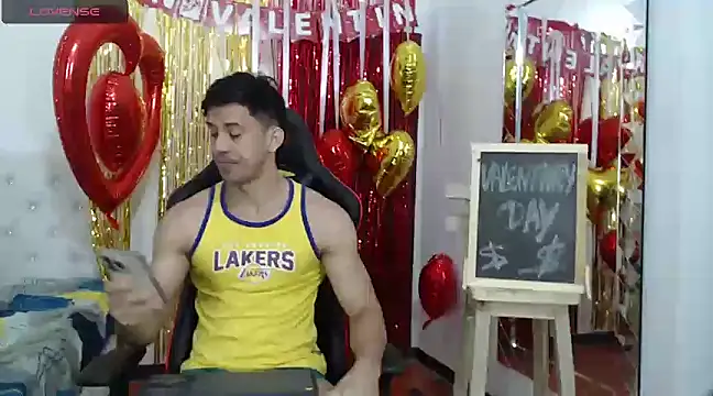 JoseRumbero26 online show from February 17, 2025, 12:27 pm