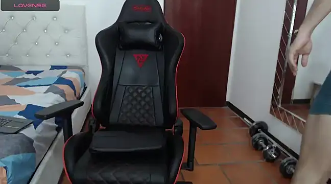 JoseRumbero26 online show from February 27, 2025, 6:42 pm