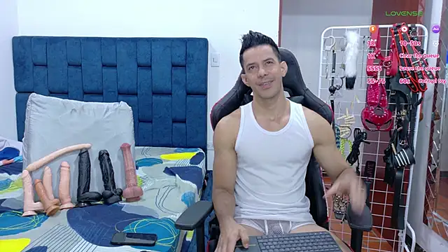 JoseRumbero26 online show from February 9, 2026, 11:47 am