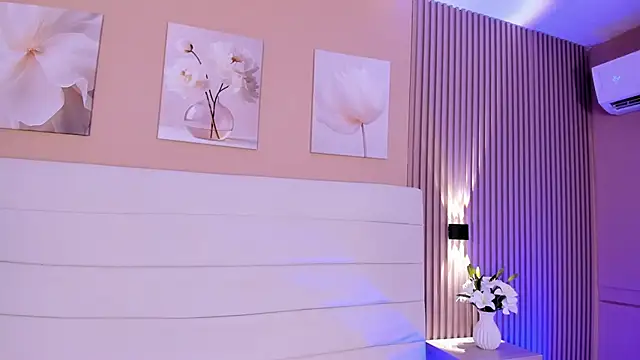 Lilly 2809  online show from March 27, 2026, 4:07 am