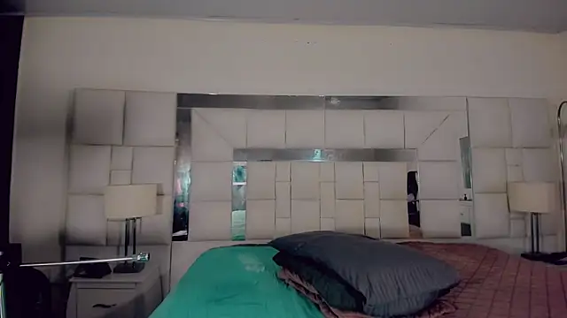  ChanellR  online show from March 7, 2026, 11:18 am