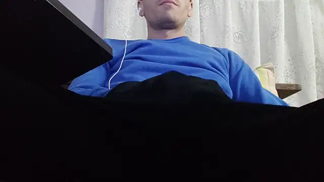  Hocthus  online show from January 6, 2025, 10:15 pm