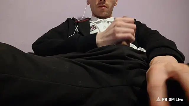  Hocthus  online show from February 8, 2025, 2:38 pm