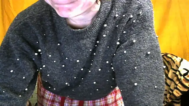 wLESLYMOSw online show from February 7, 2025, 6:13 pm