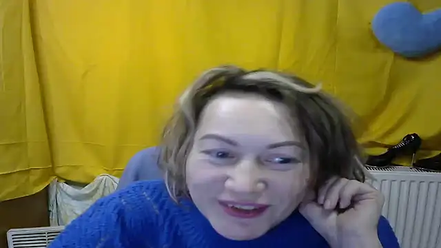 wLESLYMOSw online show from February 15, 2025, 3:42 am