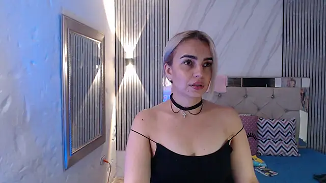 ashley  tylor online show from April 20, 2026, 10:11 pm