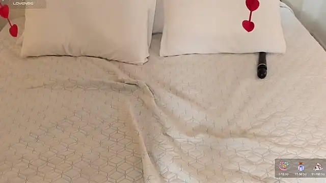 EmmaSanzz  online show from February 17, 2025, 12:27 pm