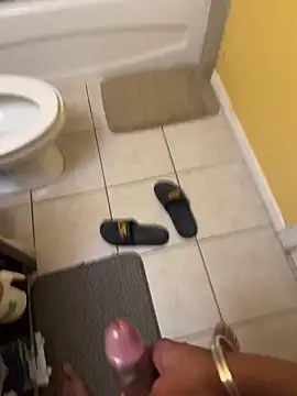 Snapshot of VFuck4U_xxx chatting on December 3, 2024, 12:06 pm VFuck4U xxx online show from December 3, 2024, 12:06 pm