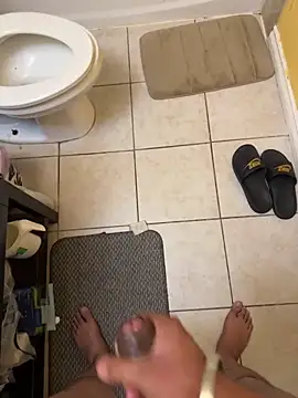 Snapshot of VFuck4U_xxx chatting on December 4, 2024, 11:52 am VFuck4U xxx online show from December 4, 2024, 11:52 am