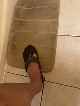 Snapshot of VFuck4U_xxx chatting on March 22, 2025, 9:45 am VFuck4U xxx online show from March 22, 2025, 9:45 am