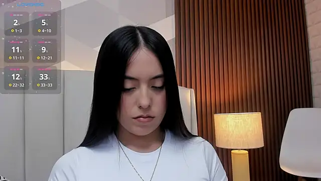 Julietasantos   online show from April 8, 2026, 6:30 pm