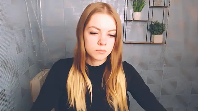 AliceFlirtt  online show from December 18, 2024, 10:40 am