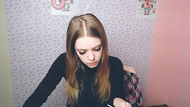 AliceFlirtt  online show from December 18, 2024, 2:06 pm