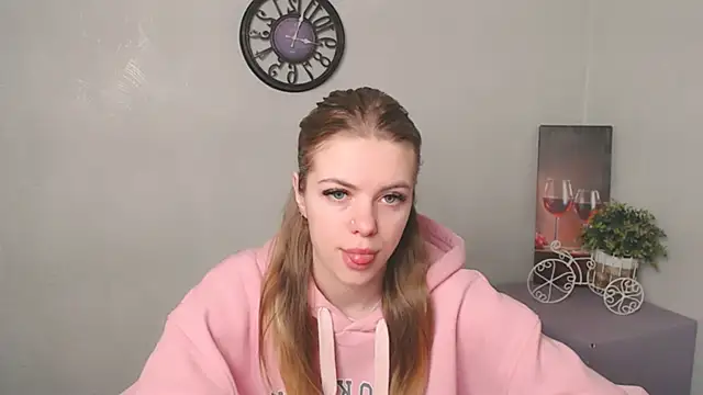 AliceFlirtt  online show from February 14, 2025, 7:49 am