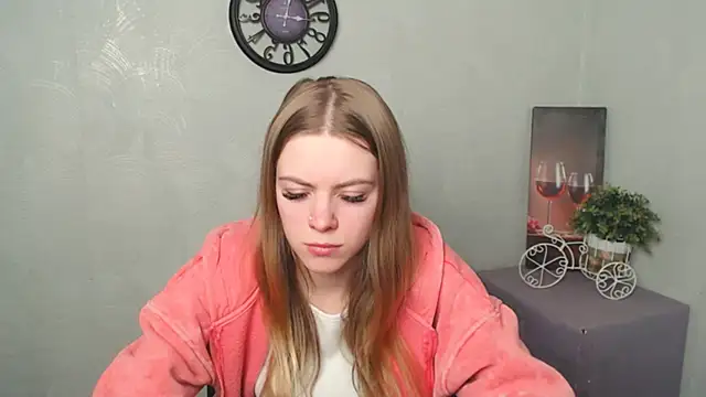 AliceFlirtt  online show from February 26, 2025, 1:52 pm