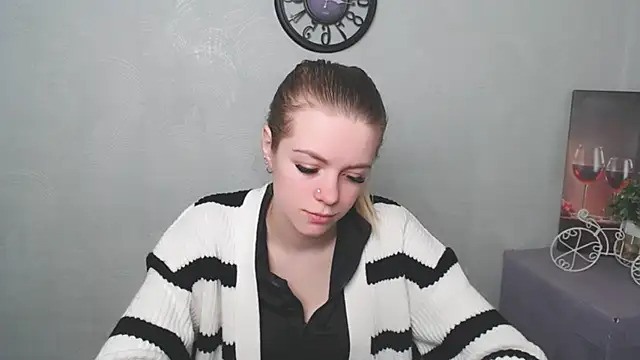 AliceFlirtt  online show from March 5, 2025, 2:45 pm