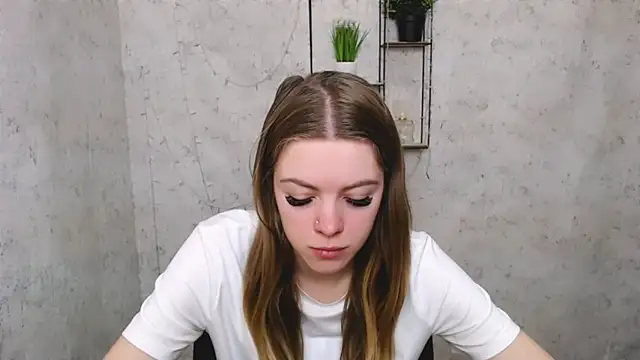 AliceFlirtt  online show from March 12, 2025, 7:24 am