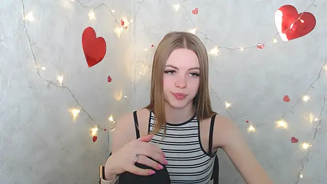 AliceFlirtt  online show from March 21, 2025, 9:23 pm