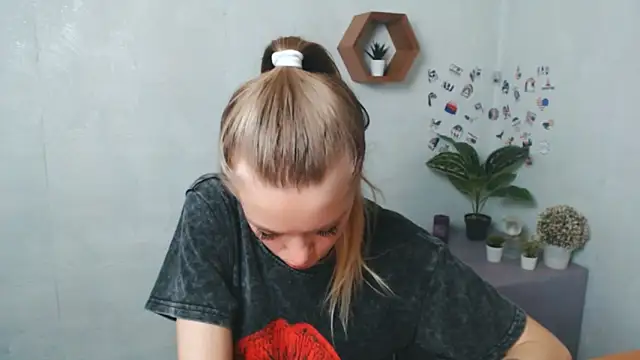 AliceFlirtt  online show from September 9, 2025, 9:53 am