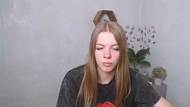 AliceFlirtt  online show from September 10, 2025, 9:20 am