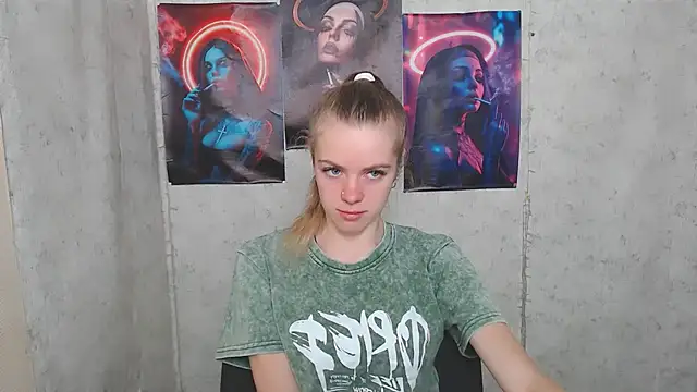 AliceFlirtt  online show from September 12, 2025, 8:25 am