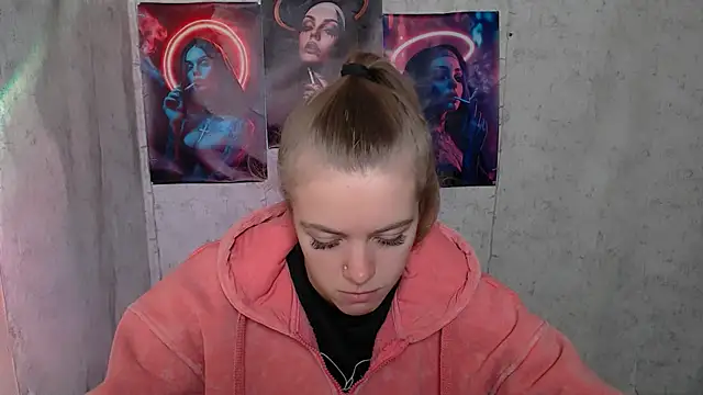 AliceFlirtt  online show from September 24, 2025, 8:17 am