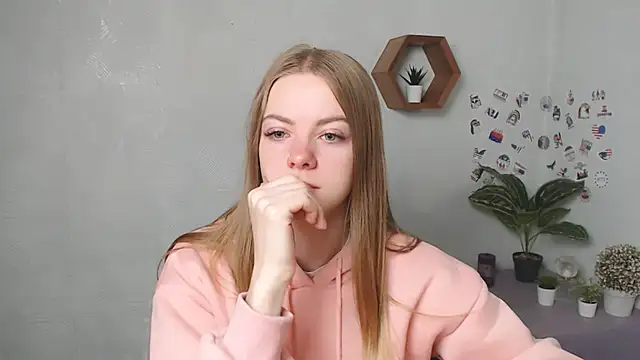 AliceFlirtt  online show from September 26, 2025, 7:12 am