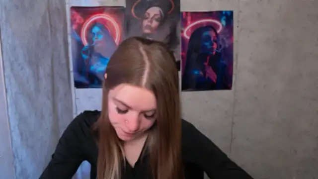 AliceFlirtt  online show from December 4, 2025, 11:19 am