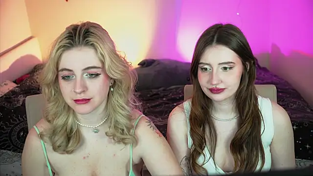 your favoritegirls online show from February 7, 2025, 5:29 pm