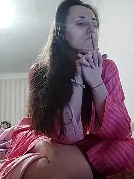 emeli moon online show from March 8, 2025, 7:42 pm