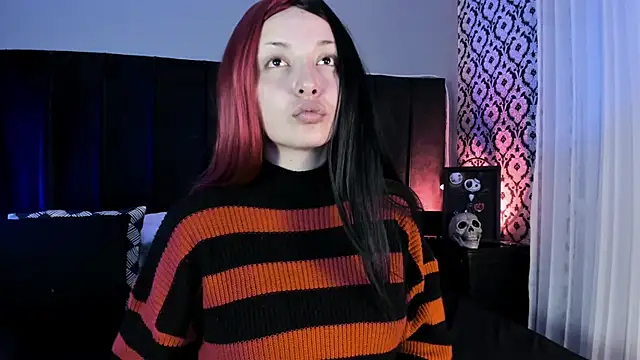 Adeelinee online show from April 21, 2026, 8:01 pm