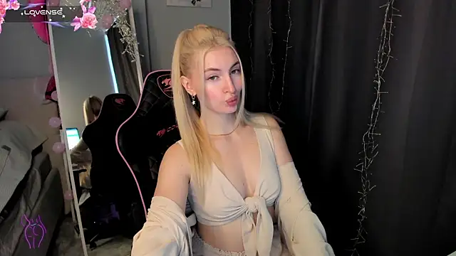Snapshot of Kimmy_powell chatting on May 5, 2026, 3:47 am Kimmy powell online show from May 5, 2026, 3:47 am