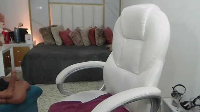 annita cooper  online show from March 19, 2025, 3:40 pm