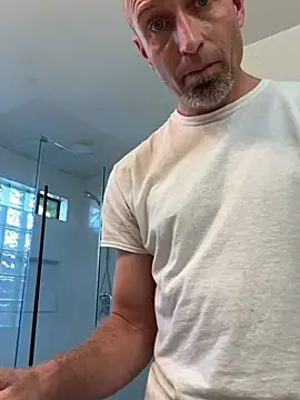 El Gizmo online show from April 8, 2026, 12:10 am