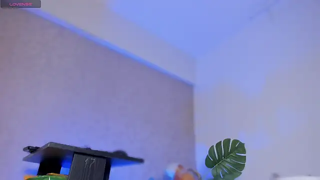 hanna lee02 online show from September 25, 2025, 11:58 am