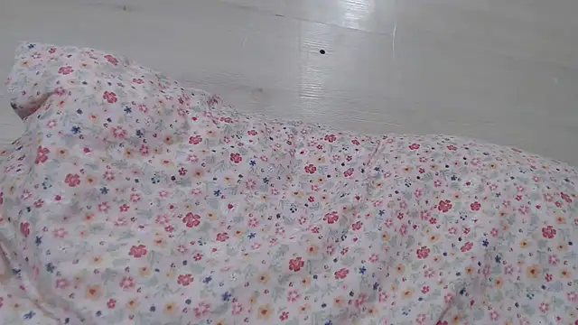 CRISTIINA37 online show from April 21, 2026, 6:55 pm