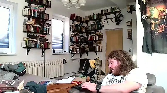 Snapshot of sunr1sa chatting on March 22, 2025, 7:04 am sunr1sa online show from March 22, 2025, 7:04 am